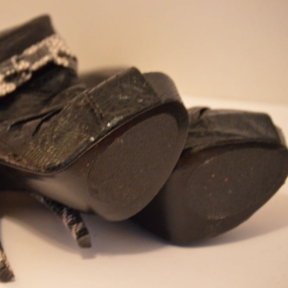 Faux Snakeskin Open Toe Ankle Booties - Picture 4 of 4